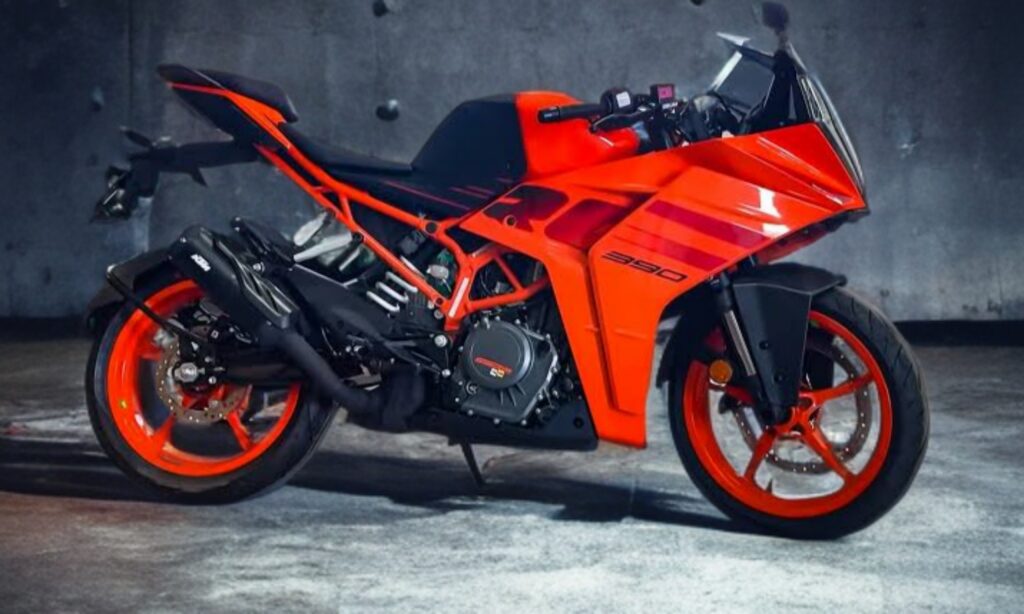 KTM RC 390: मात्र इतने लाख मे लॉन्च हुई। जबरदस्त पॉवर और शानदार फीचर्स के साथ