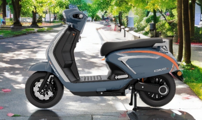 Komaki XR7 Electric Scooter Launch: मात्र 90,000 मे मिलेगी 322 किलोमीटर की रेंज