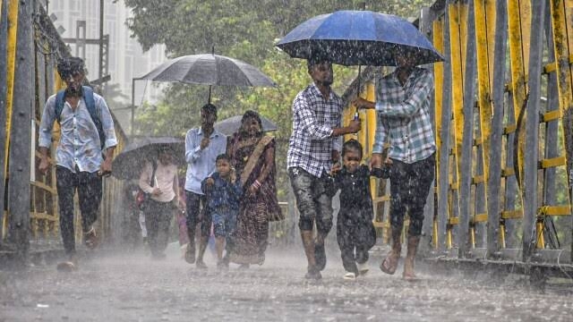 Mumbai weather news: मुंबई सहित पूरे महाराष्ट्र में मूसलाधार बारिश सात जिला रेड अलर्ट घोषित