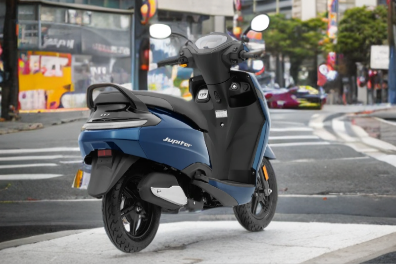 Tvs Jupiter 110: स्मार्ट फीचर्स और नए लुक में मात्र 81,853 रुपए में घर लाएं